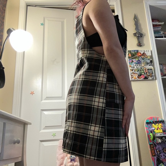 PLAID WHITE RED BLACK GREY OVERALL MIDI DRESS - Picture 4 of 10